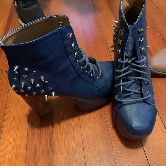 Blue spiked booties! Size 8 - Picture 4 of 4